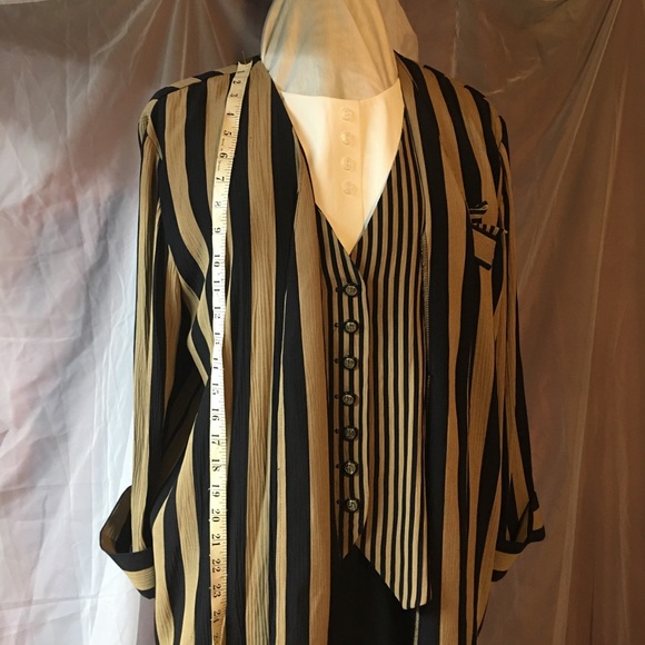 Perceptions- suit coat and skirt. W/ removable bib - Picture 1 of 13